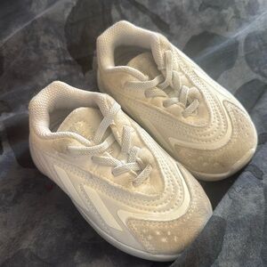 Adidas sneakers size 6